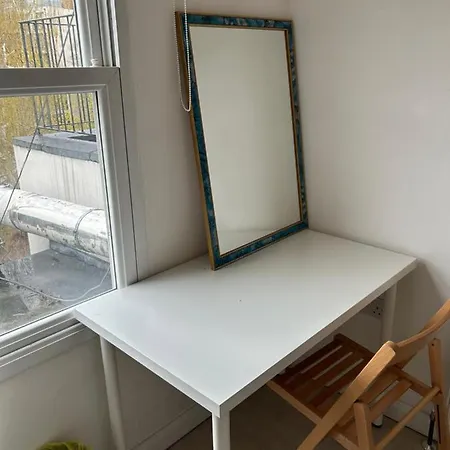 Apartment Renovated 4 Bed Flat In Islington London
