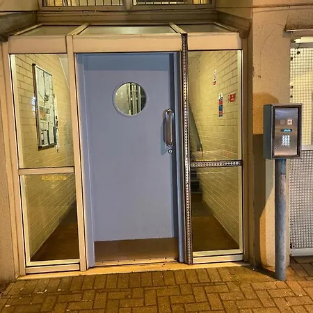 Homestay Wembley Serviced Apartment, 20mins From Central
