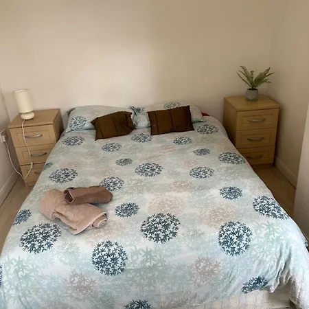 Apartment Renovated 4 Bed Flat In Islington