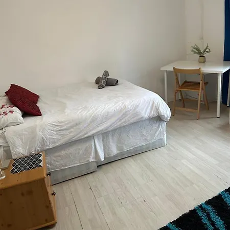 Apartment Renovated 4 Bed Flat In Islington London