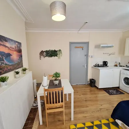 Apartment Lovely Private Near Central London