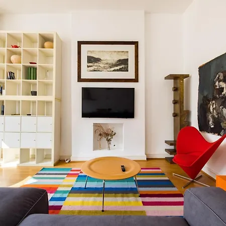Stylish & Spacious Notting Hill Loft Apartment *