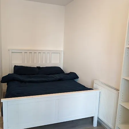 Lovely In Modern Homestay London