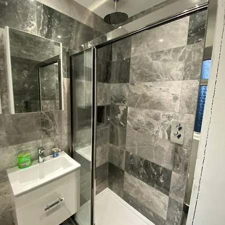 Apartment 1 Bedroom In Shepherds Bush,