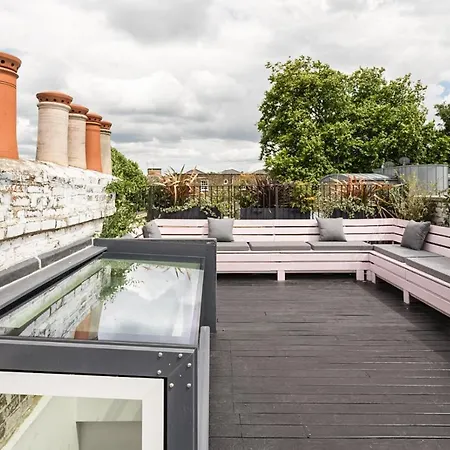 Stunning Townhouse With Large Roof Terrace * London