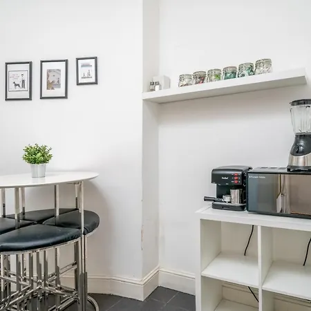 Apartment Soho Sleeps 4, Covent Garden & Leicester Square London