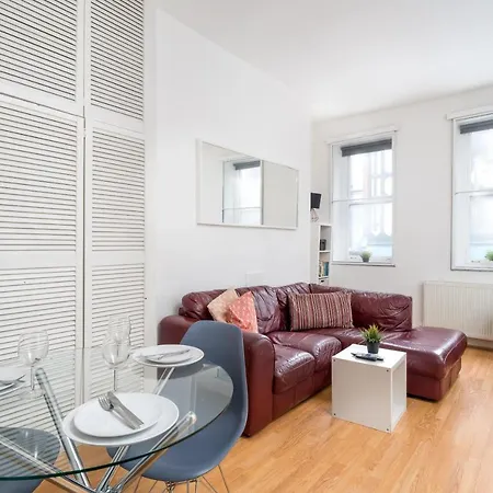 Soho Sleeps 4, Covent Garden & Leicester Square *