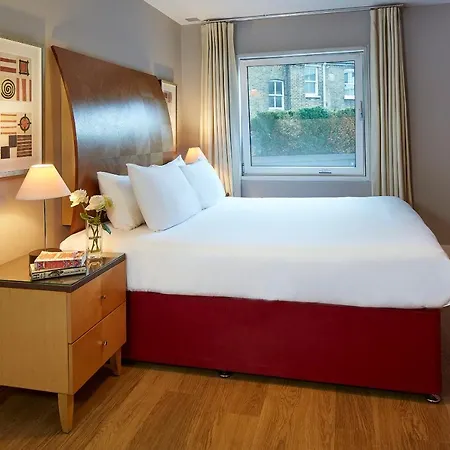 Marlin Bridge - Empire Square 4*
