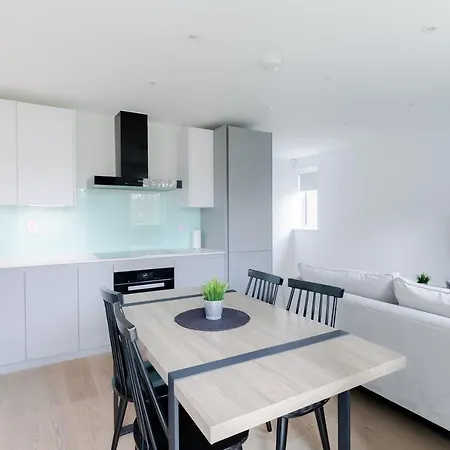 Stayinn Aldgate London