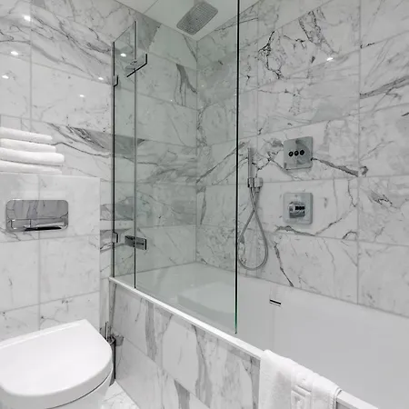 Stayinn Aldgate * London