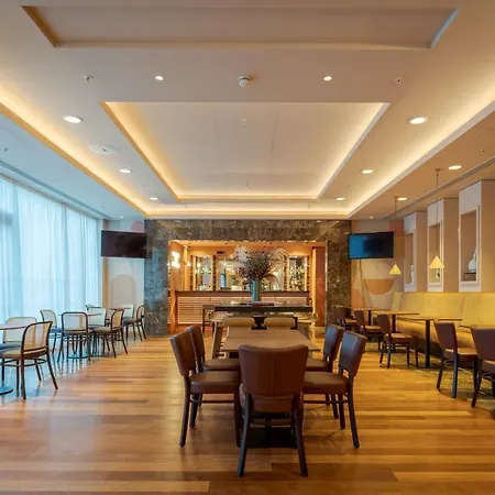 Pestana Chelsea Bridge & 4*