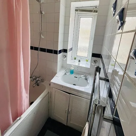 Cosy Flat Close To East Finchley Station Apartment London