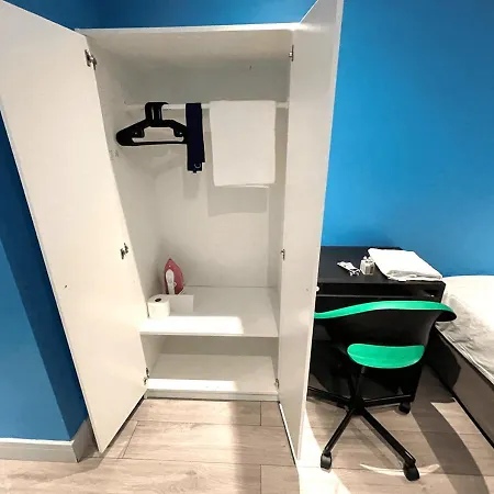 Letzi Premium Cozy Retreat Private En-suite Rooms, Heathrow Airport * Hayes (Greater London)