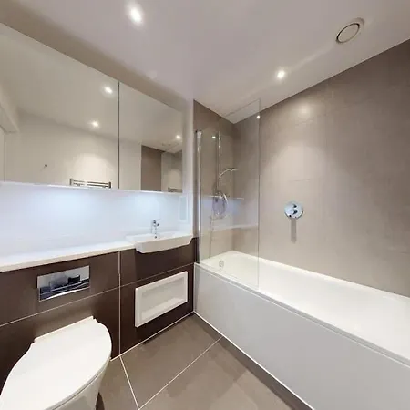 Apartment City View 1 Bedroom Flat London