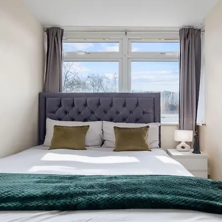 Apartment Hyde Park 4 Bedroom Superior *