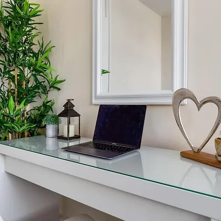 Apartment Hyde Park 4 Bedroom Superior London