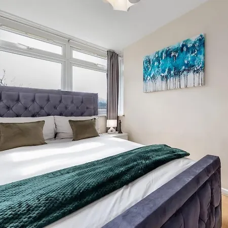 Apartment Hyde Park 4 Bedroom Superior