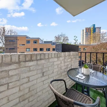 Hyde Park 4 Bedroom Superior