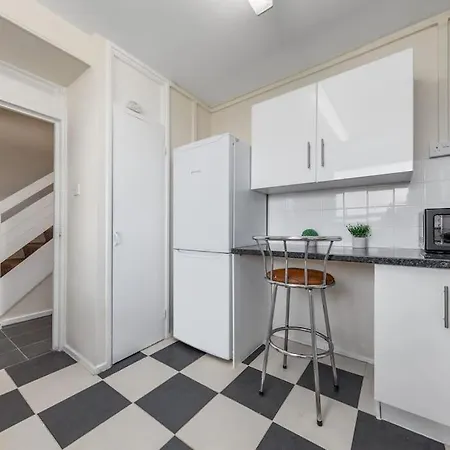 Hyde Park 4 Bedroom Superior Apartment