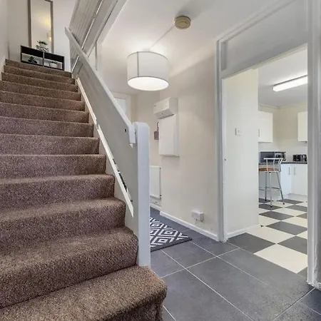 Apartment Hyde Park 4 Bedroom Superior *