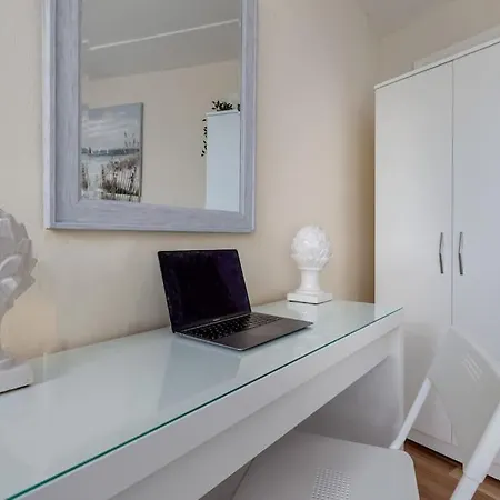 Apartment Hyde Park 4 Bedroom Superior London