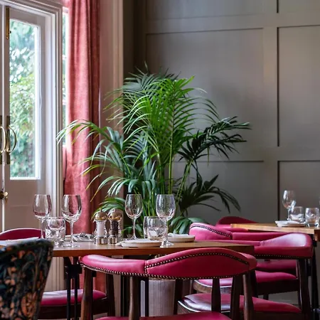 The Crown Inn 4*