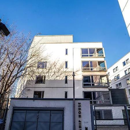 Friendship House Hostel Londra