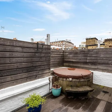 Knightsbridge Emerald By Dena Elite Collection Holiday home