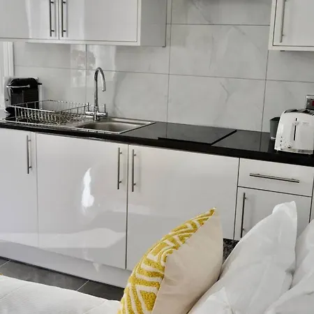 The White House Retreat Apartment *