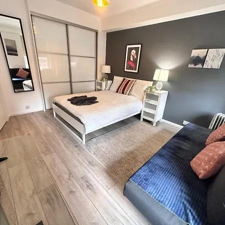Lovely Compact Budget Flat In Central Apartment London