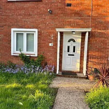 Spacious 3bhk Near Heathrow Holiday home