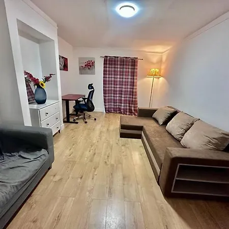 Spacious 3bhk Near Heathrow *