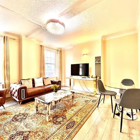 Stunning Marble Arch Apartment, 2-bedroom London