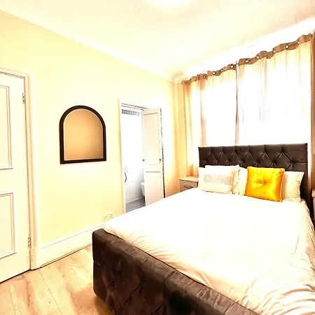 Stunning Marble Arch Apartment, 2-bedroom * London