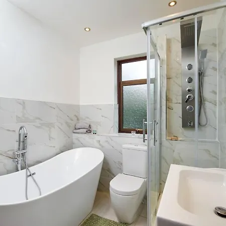 Large London With Free Parking Holiday home Winchmore Hill