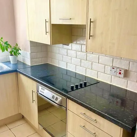 1 Bedroom Near Hyde Park