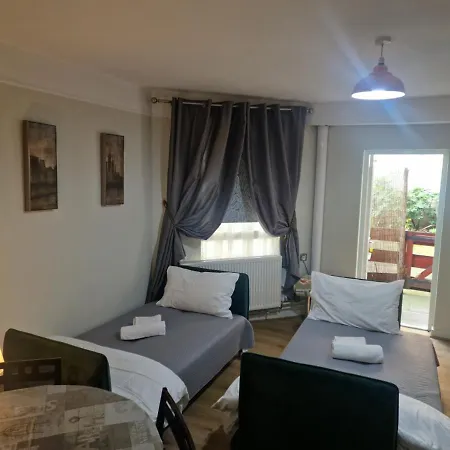 Gloucester Gardens Apartment London