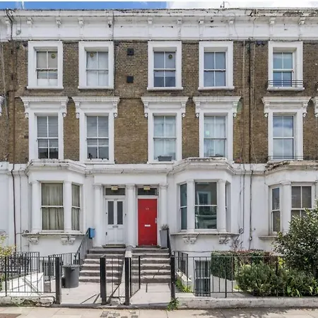 Apartment Specious Bright Flat With Garden In