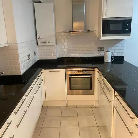Cozy Two Bedroom Flat In The Heart Of * Londen