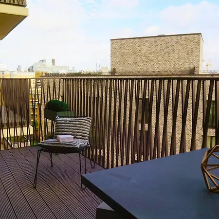 Club White Bridge One Bedroom Apartment