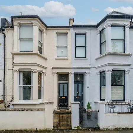 Joivy Cozy 1 Bed Flat With Garden In North Kensington