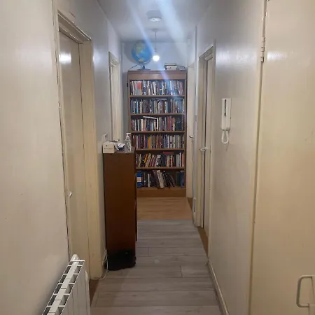 Wembley Serviced Apartment, 20mins From Central Homestay *