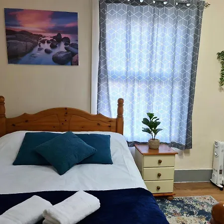 Lovely Private Near Central Apartment