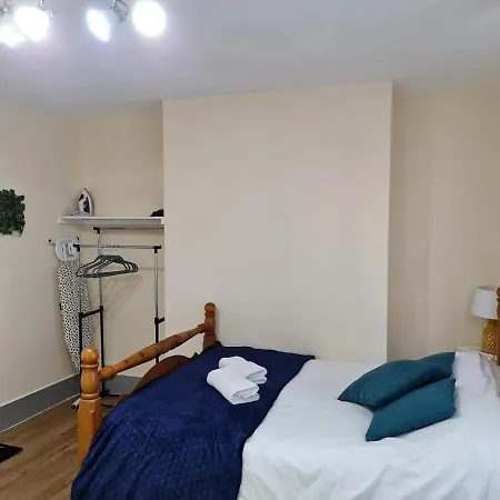 Lovely Private Near Central Apartment