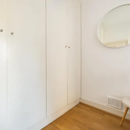 Stylish & Spacious Notting Hill Loft Apartment *