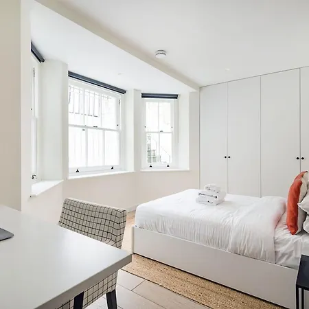 Notting Hill Playhouse Apartment *