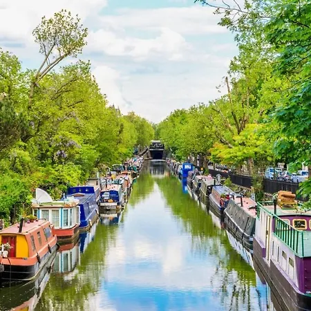The Luxury 'treehouse' - One Bed Little Venice *
