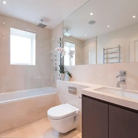 Villa 5 Double Bed Town House In South Kensington London