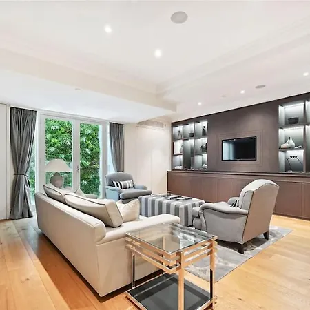 5 Double Bed Town House In South Kensington London