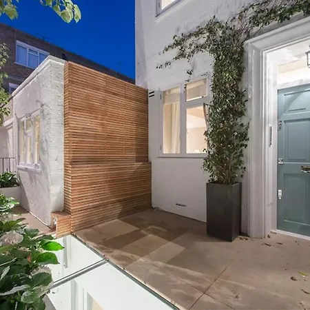 Villa 5 Double Bed Town House In South Kensington London